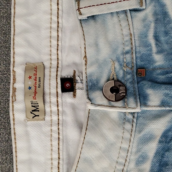 YMI Patriotic Cut Off Frayed Hem Denim Shorts JUNIORS SIZE: 9 - Picture 13 of 15